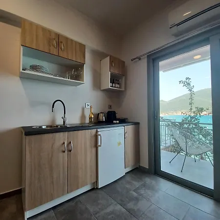 Ponti Bay * 바실리키