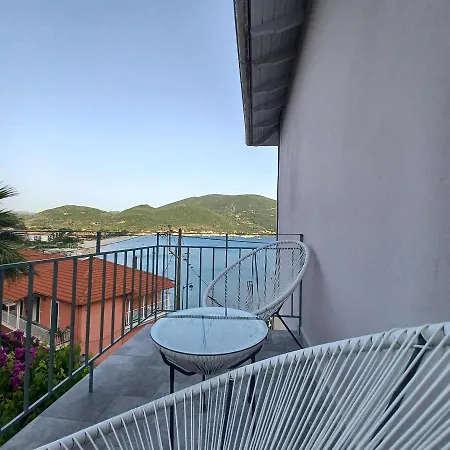 Ponti Bay * Vasiliki