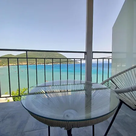 Ponti Bay ואסיליקי